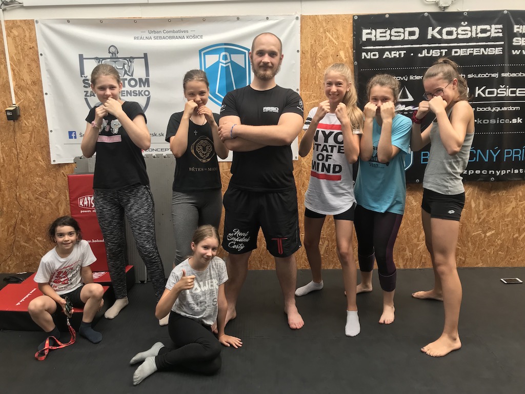 Naši bojovníci a bojovníčky z detského prímestského tábora pre deti a juniorov 2019.